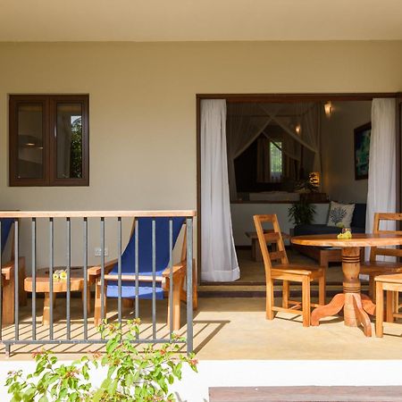 L'Hirondelle Self Catering Guest House Anse Volbert Village Exterior foto