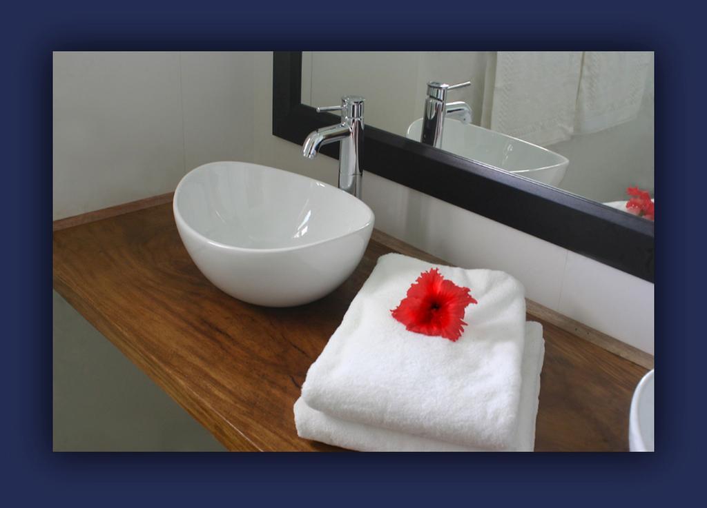 L'Hirondelle Self Catering Guest House Anse Volbert Village Zimmer foto